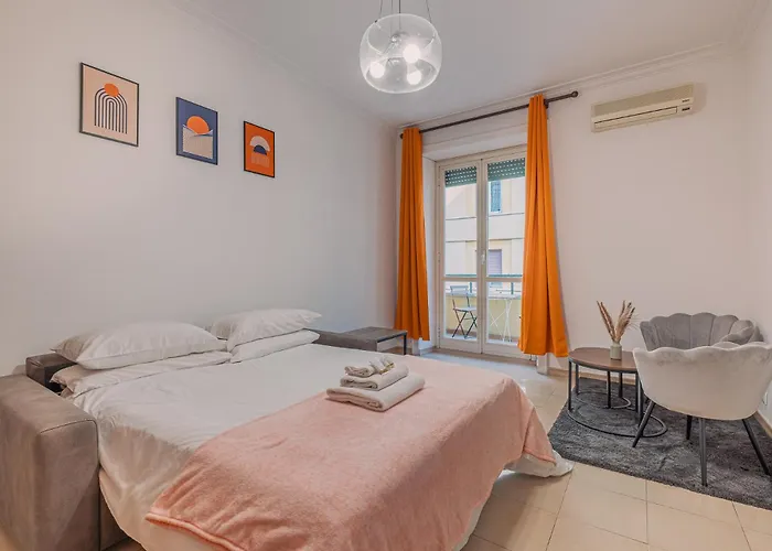 Orange Blue House 1bedr Metro Re Di Roma