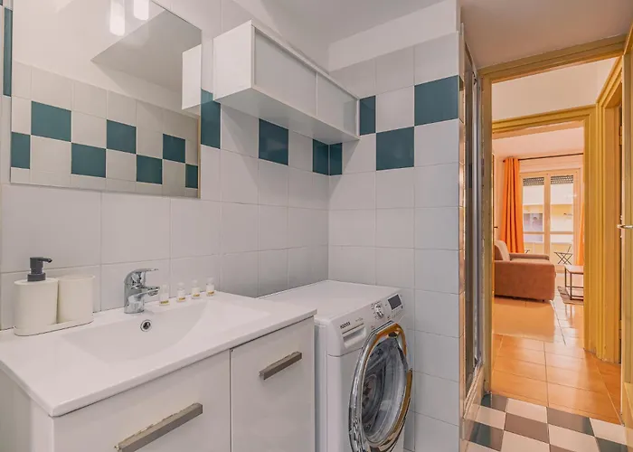 Orange Blue House 1bedr Metro Re Di Daire